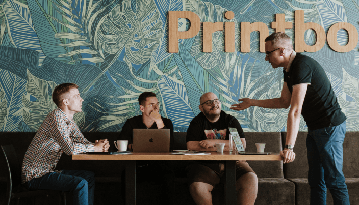 priscilla-du-preez-XkKCui44iM0-unsplash.png
